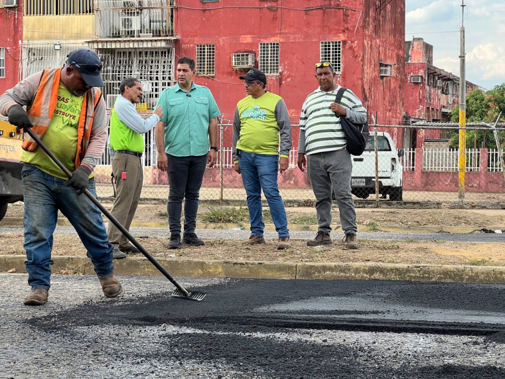 Tito Oviedo inspeccionó el calipsódromo  de Ciudad Guayana