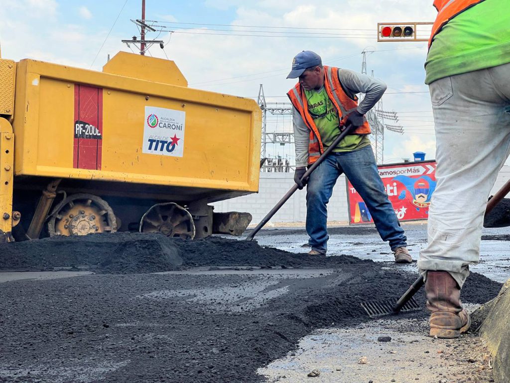 Tito Oviedo inspeccionó el calipsódromo de Ciudad Guayana