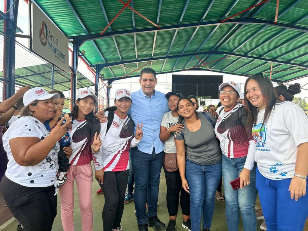 Emprendedoras de Caroní con Tito Oviedo