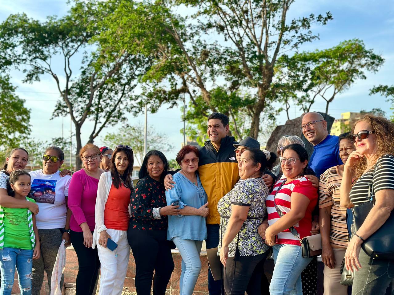 Tito Oviedo arrancó proyecto de rehabilitación de la Plaza del Hierro “Hugo Chávez”
