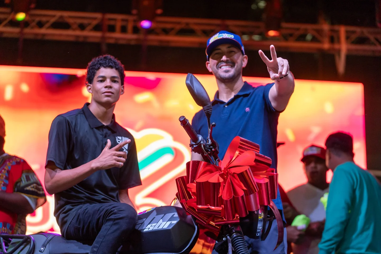 Los carnavales de Caroní, no solo trajeron carrozas, trajes, colores y calipso, sino muchas sorpres...