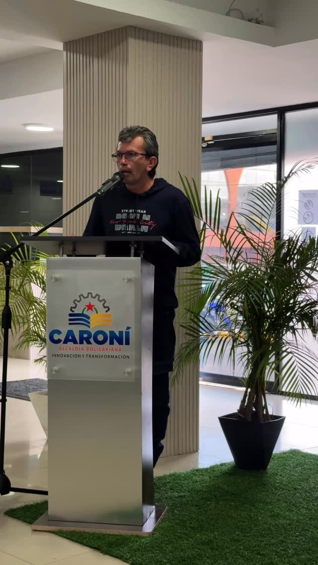 Hoy más de 200 comerciantes emprenden un nuevo camino, bajo una única visión: seguir aportando y ...