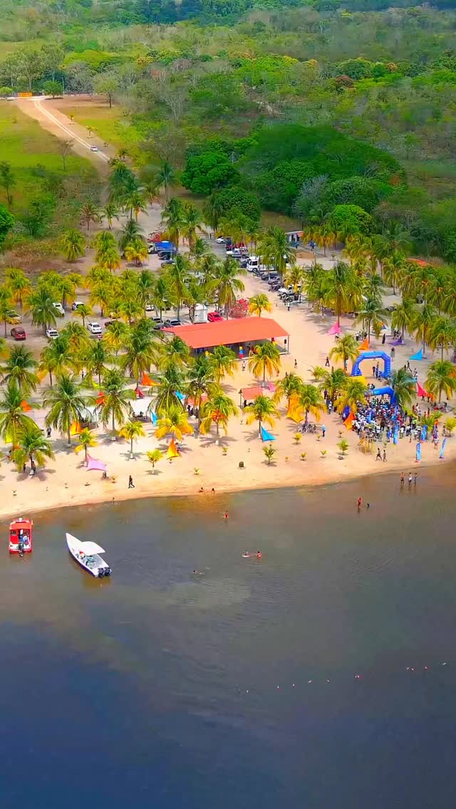 ¡La Ruta Santa se vive con alegría en Caroní!
 
Junto a nuestra gobernadora Yulisbeth García, su...