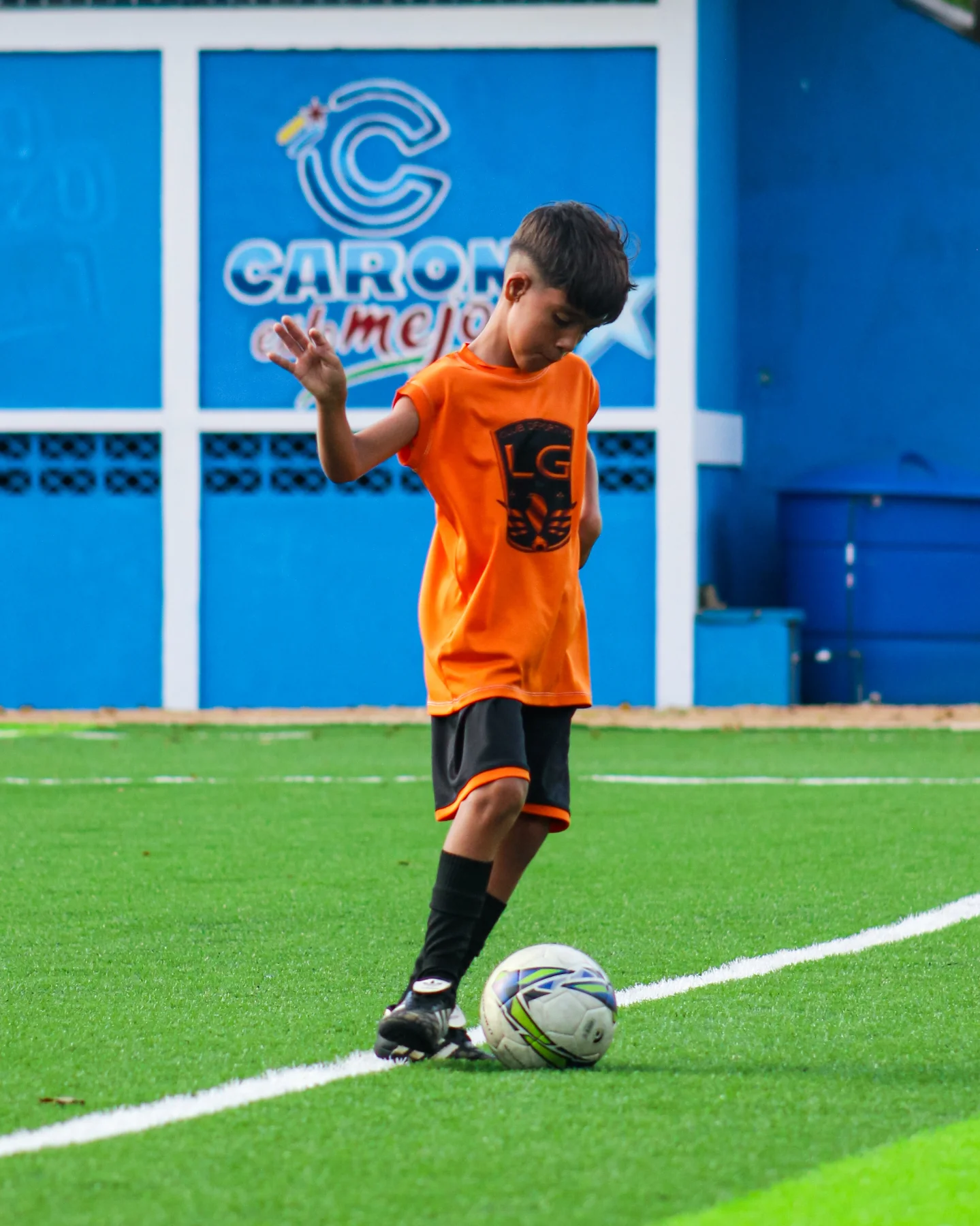 ¡Caroni y el complejo deportivo Manuel Carlos Piar son lo mejor! ⚽🇻🇪. 

Las puertas del mej...