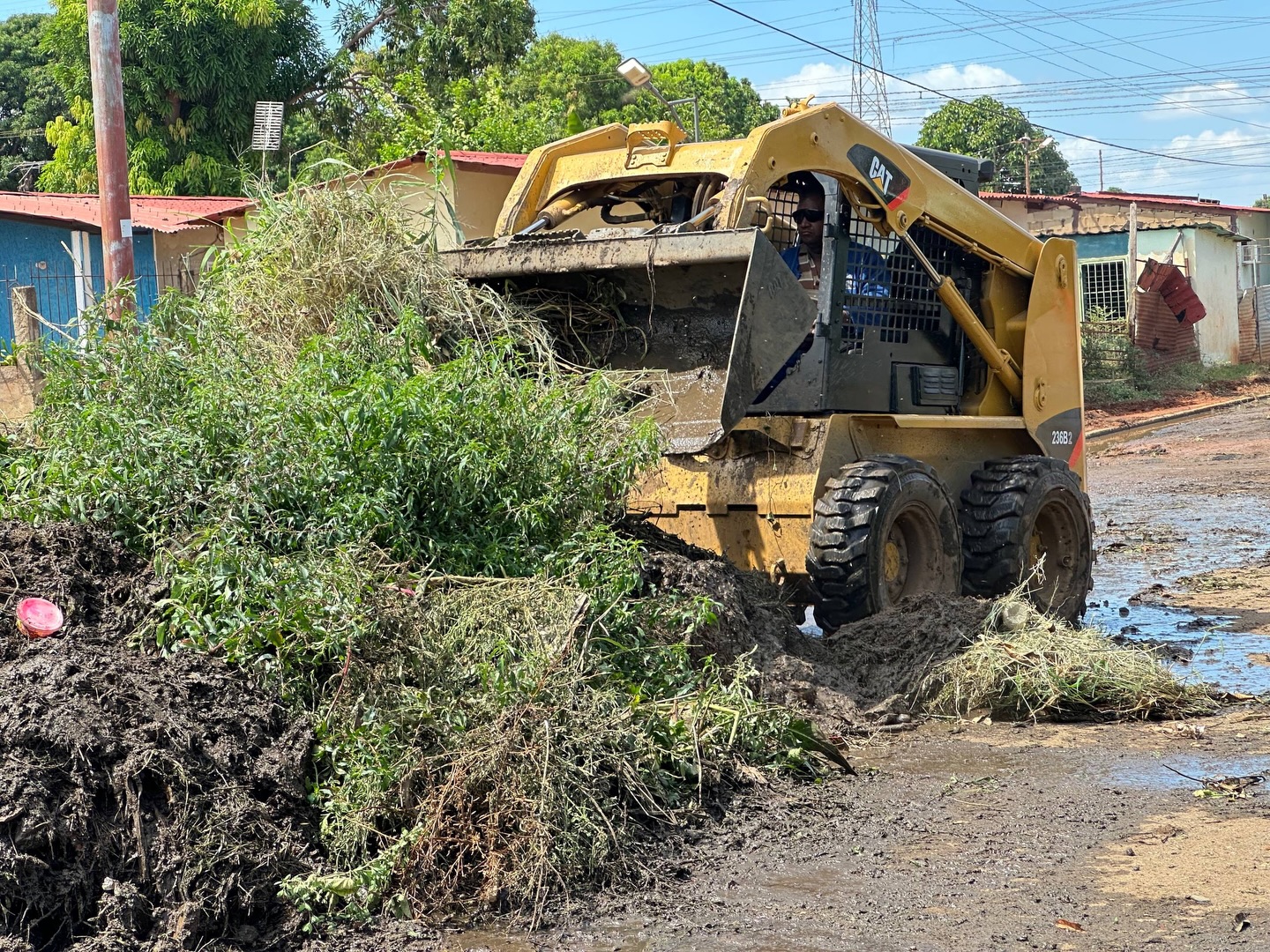 Como parte del Plan de Prevención de Lluvias, seguimos desplegados en el sector Core 8 realizando l...