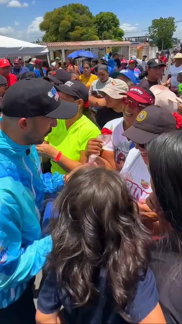 ¡Feliz Día de las Madres! 

Que este día esté lleno de amor y alegría junto a sus familias en n...