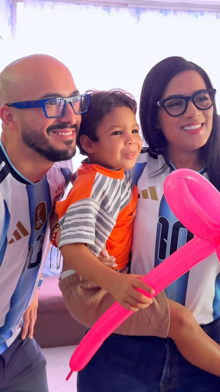 ¡Nada se compara con la pureza y la alegría de nuestros niños! 

Para celebrar el Día del Niño ...