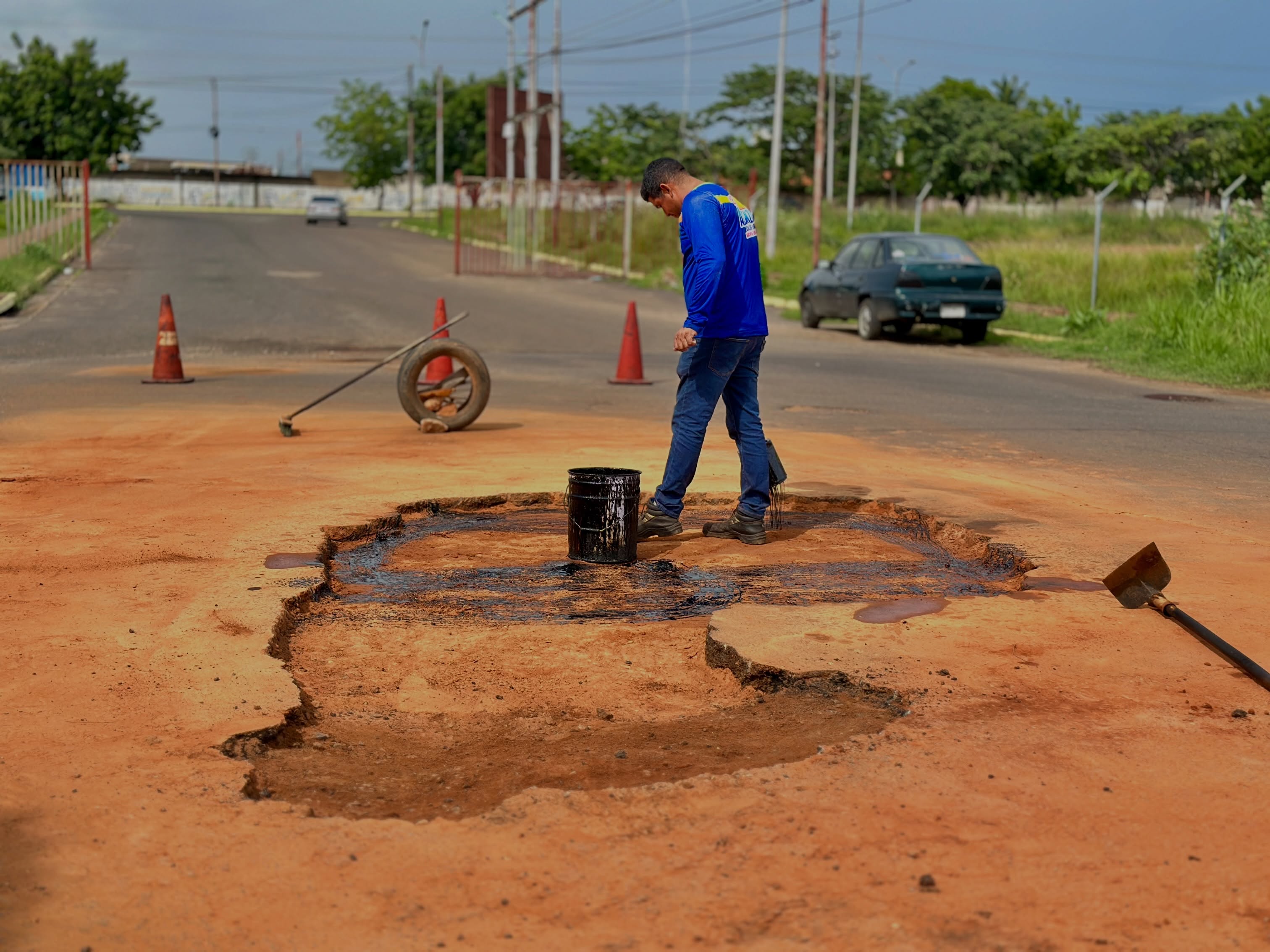 ¡Sin descanso y desplegados en la calle! Hoy llegamos con el bacheo a la Avenida Paseo Caroní, esp...